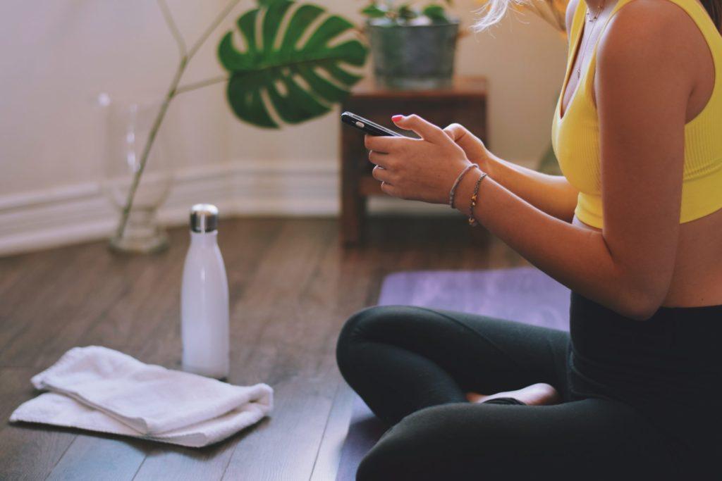 Woman searching for what is social media marketing? Woman searching for what is social media marketing?